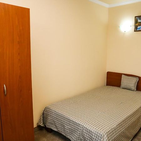 Hotel Bulgaria Kŭrdzhali Quarto foto